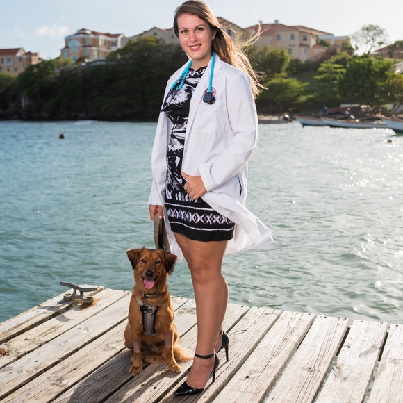 Meet your Posher, Nia! - Picture 1 of 4